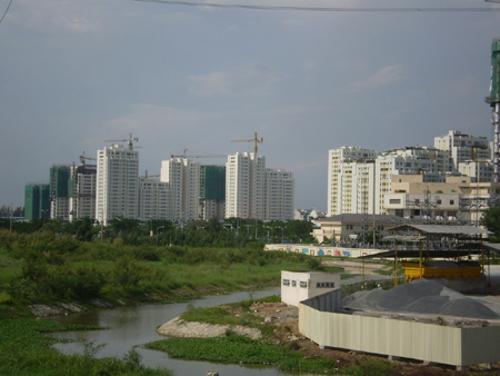 Cứ khó khăn lại xin... giải cứu